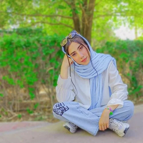 نگین احمدی